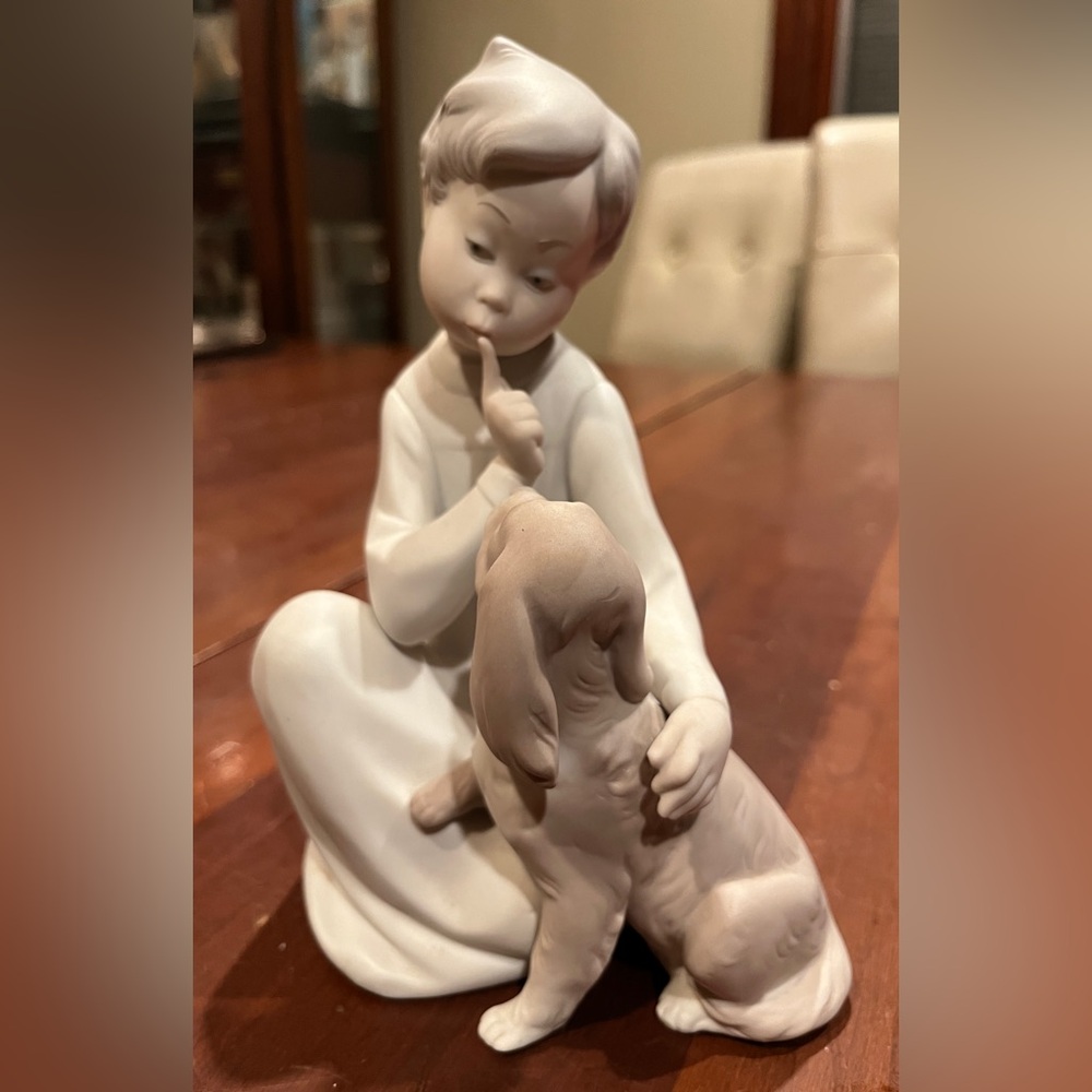 Lladro Collectible Porcelain Sculpture #4522